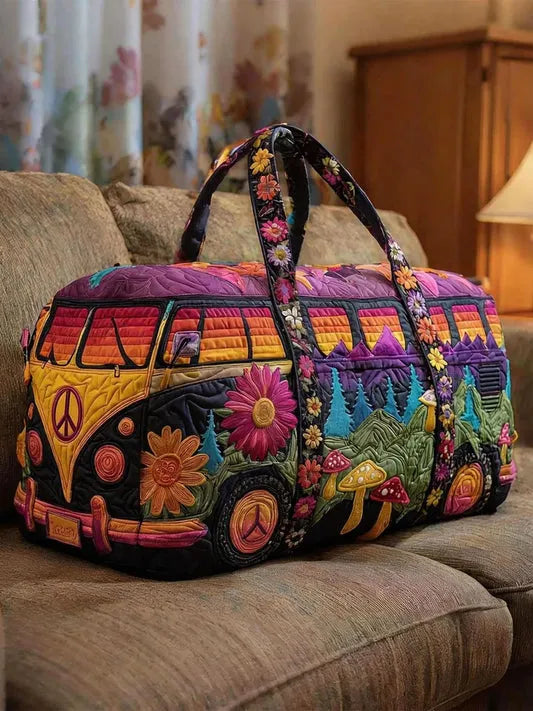 RetroBloom – Gesteppte Reisetasche mit Vintage Wohnmobil Motiv