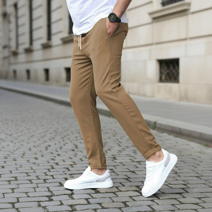 Bekzat - Hose Mit Geradem Bein