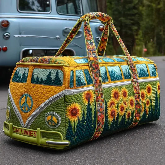 RetroBloom – Gesteppte Reisetasche mit Vintage Wohnmobil Motiv