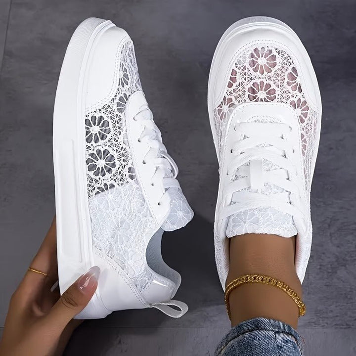Alessa - Elegante Sneaker Mit Spitzenverzierung
