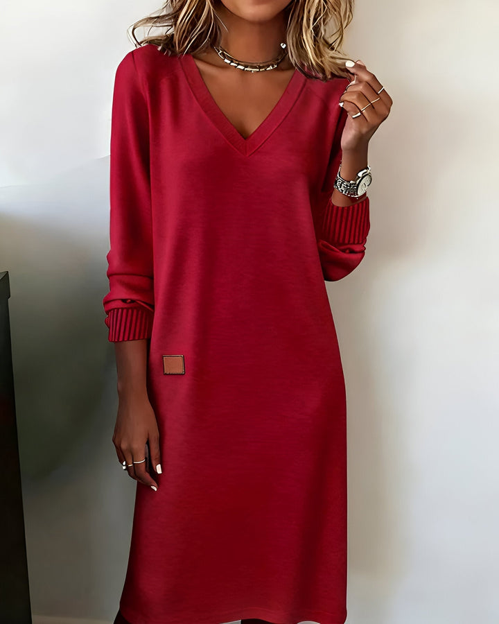 Kymari – Lässiges Strickkleid mit V-Ausschnitt