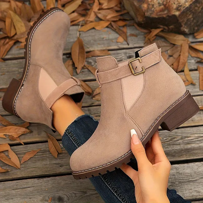 Miniya – Stiefeletten mit Schnallenriemen